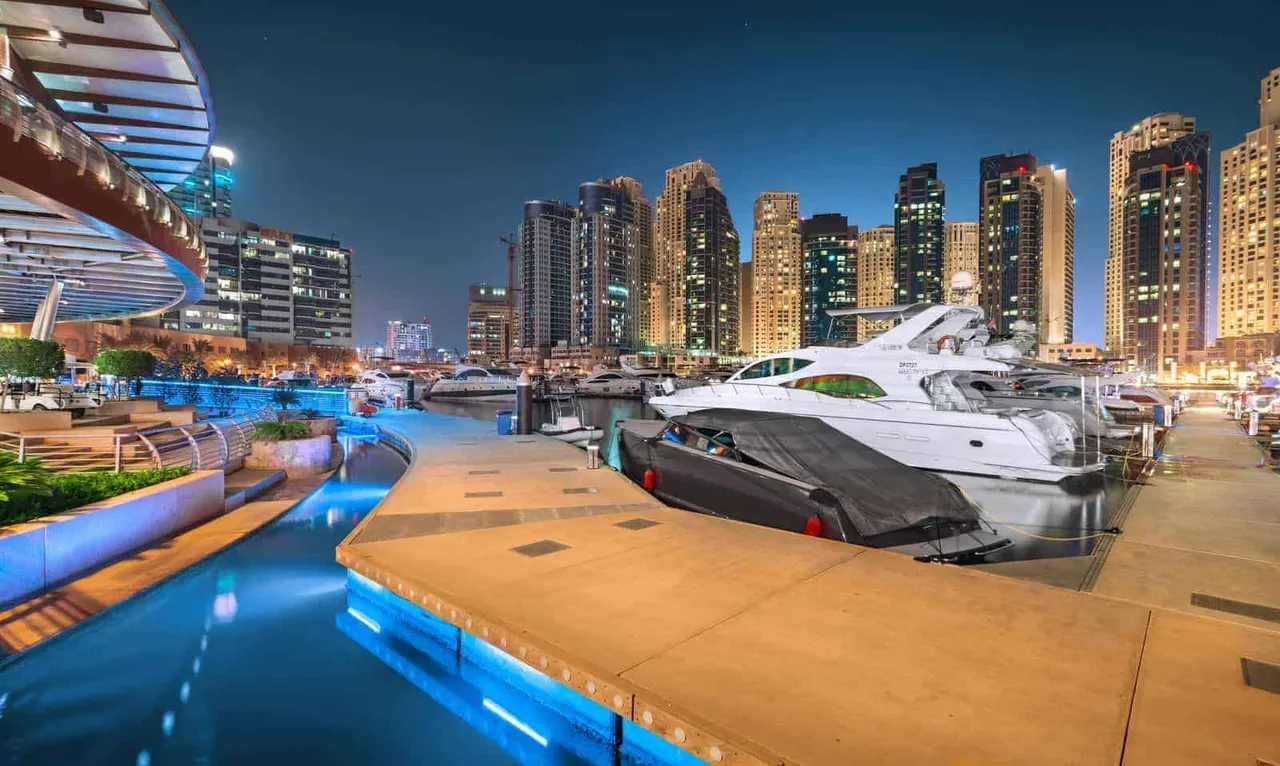 Dubai Marina at night